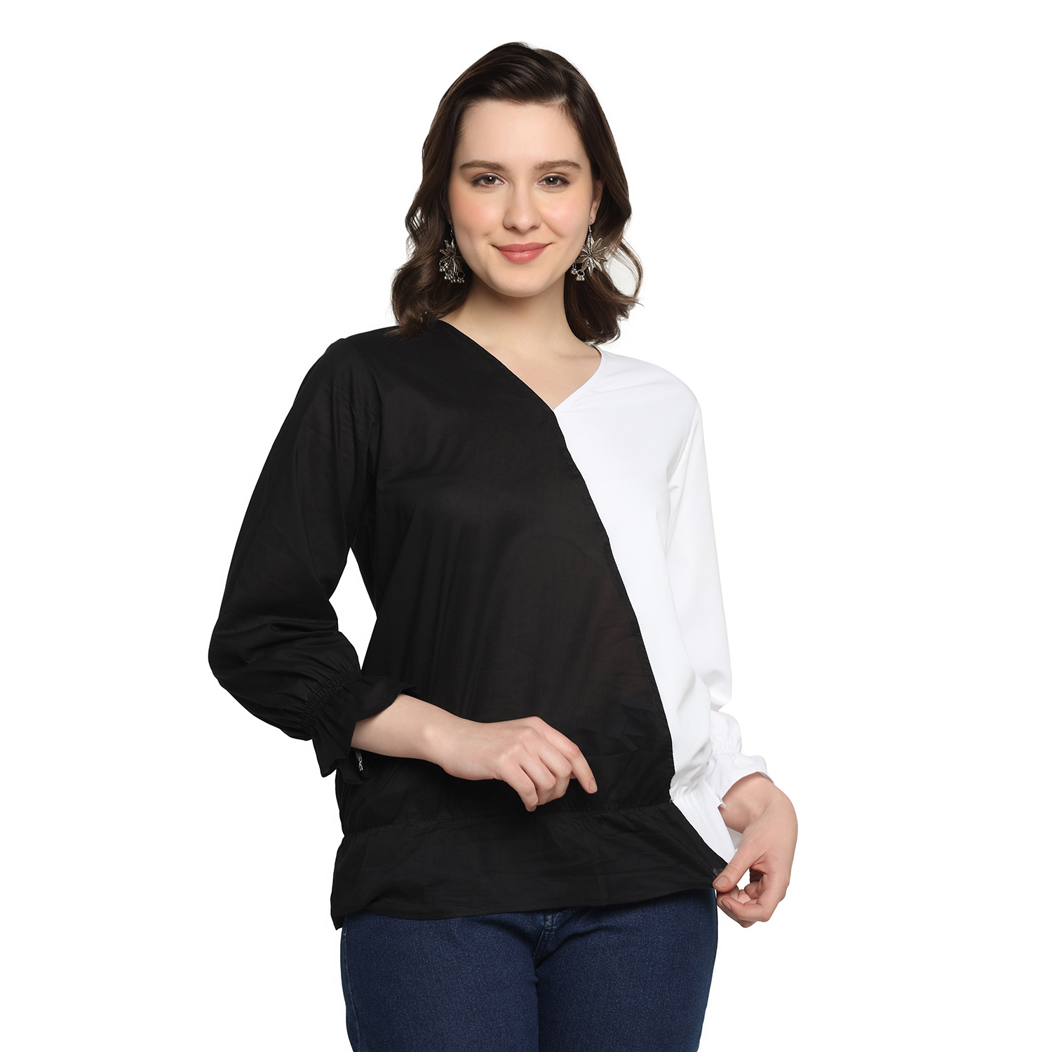 063A0096 TOP Black & white